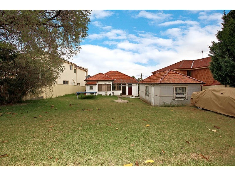 4 Merlen Crescent, Yagoona NSW 2199