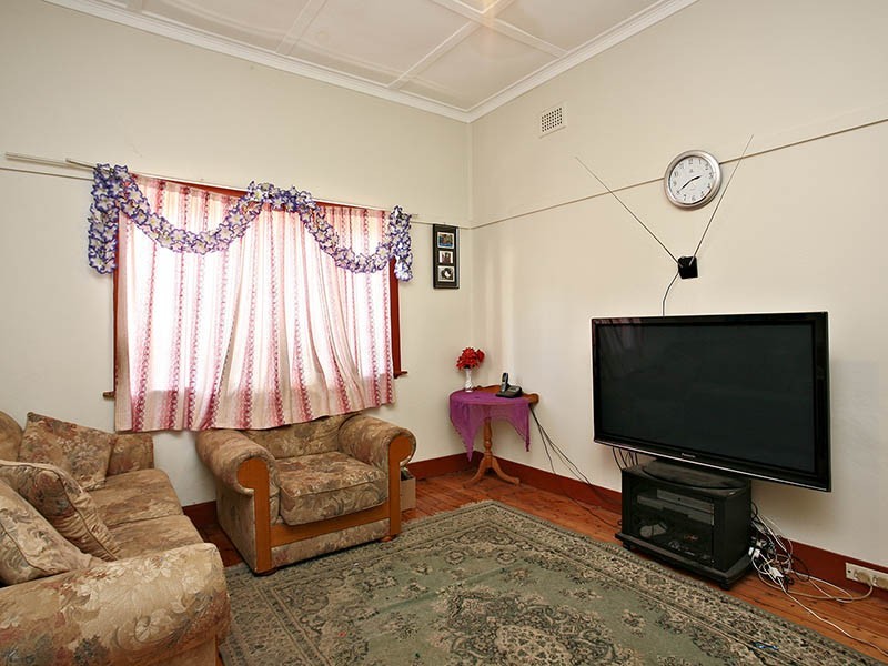 24 Chamberlain Road, Bexley NSW 2207