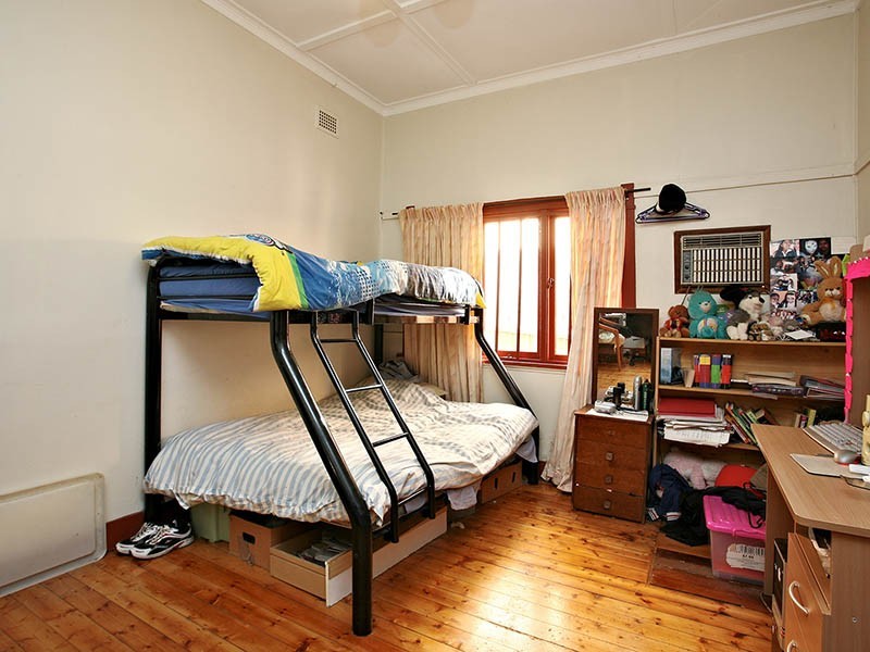 24 Chamberlain Road, Bexley NSW 2207