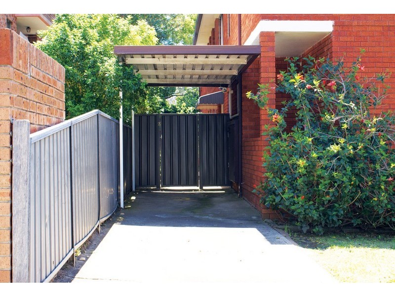 2/33 Claremont Street, Campsie NSW 2194