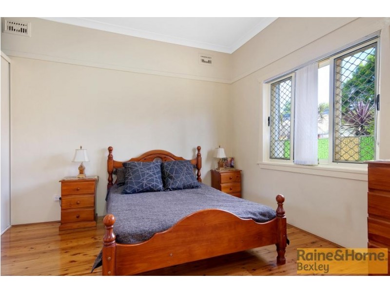 402 Stoney Creek Road, Kingsgrove NSW 2208