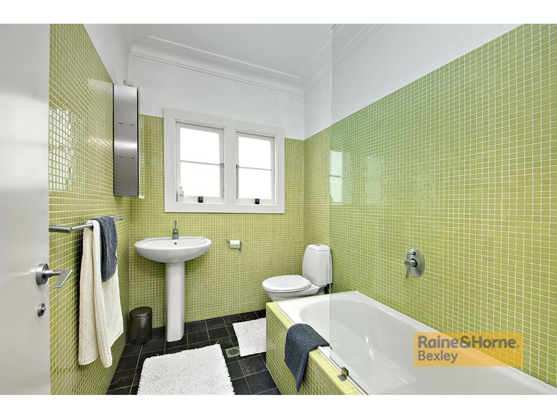 100 Armitree Street, Kingsgrove NSW 2208