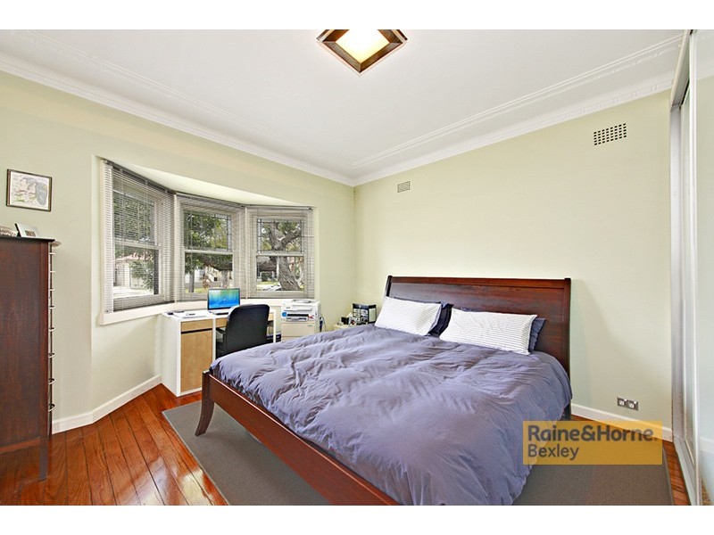 100 Armitree Street, Kingsgrove NSW 2208