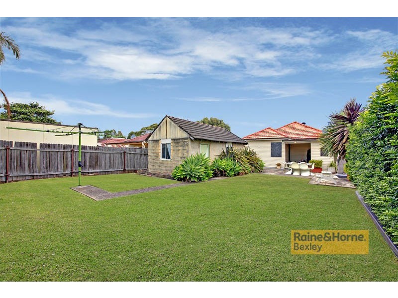 100 Armitree Street, Kingsgrove NSW 2208