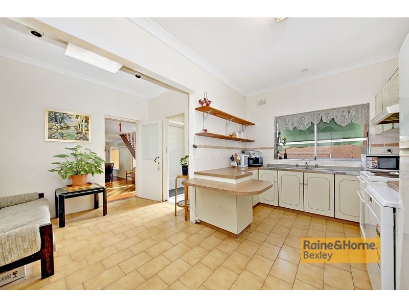 5a John Street, Bexley NSW 2207