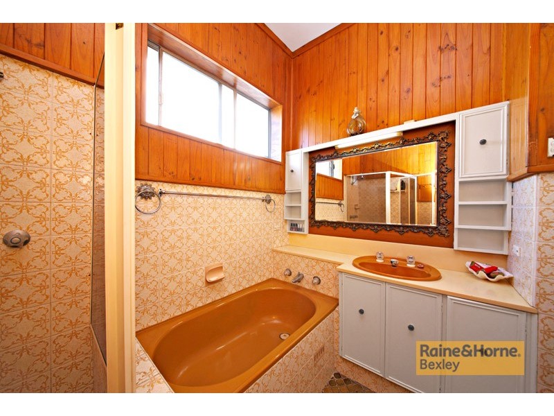 32 Preddys Road, Bexley NSW 2207