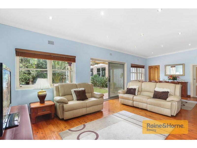 33 Angus Street, Earlwood NSW 2206