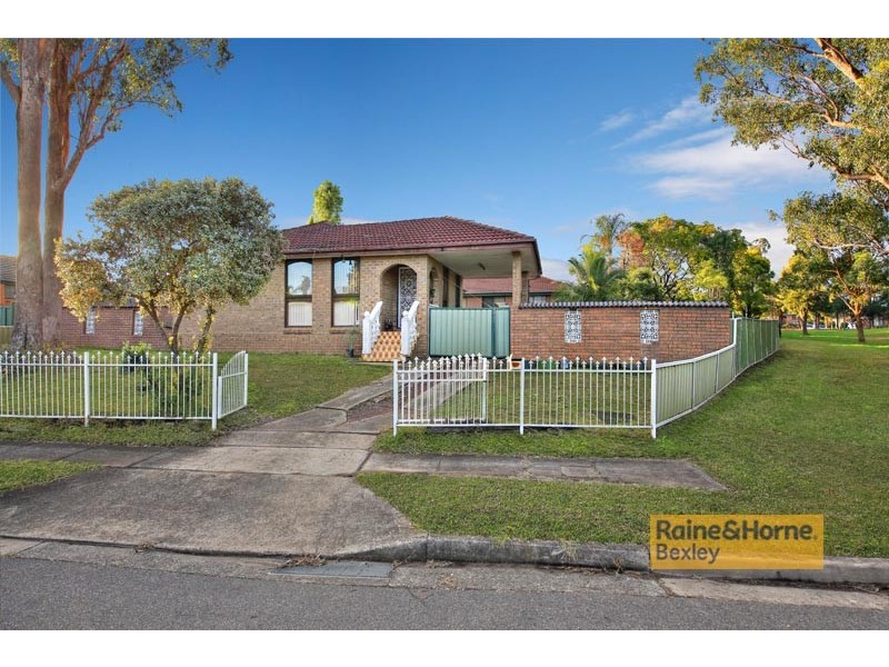 37 Apache Road, Bossley Park NSW 2176