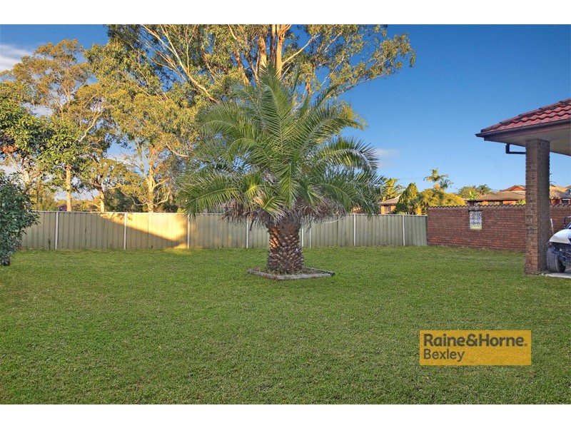 37 Apache Road, Bossley Park NSW 2176
