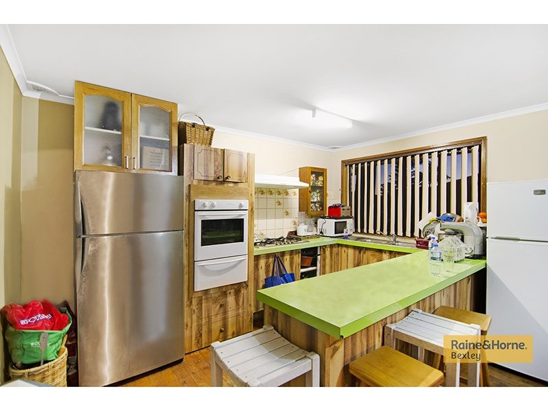 37 Apache Road, Bossley Park NSW 2176