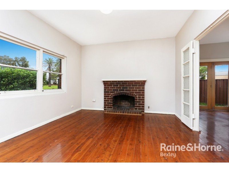 1/102 STONEY CREEK RD, Bexley NSW 2207