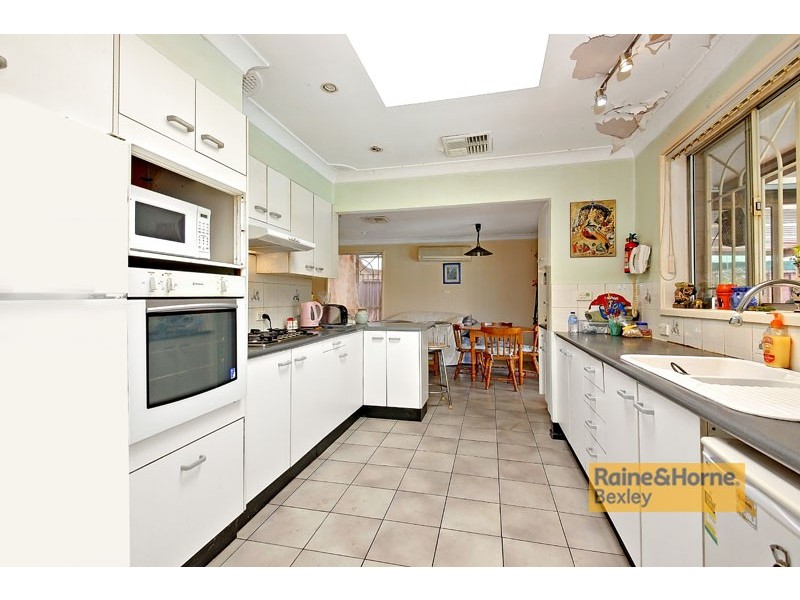 28 CARRINGTON ST, Bexley NSW 2207