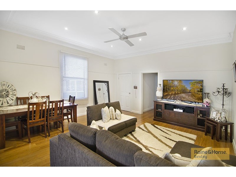 5 CHAMBERLAIN RD, Bexley NSW 2207