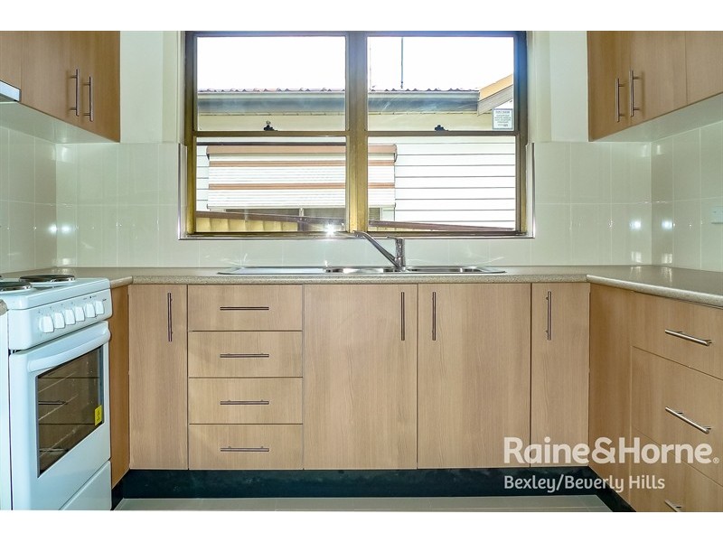 71 Glamis Street, Kingsgrove NSW 2208