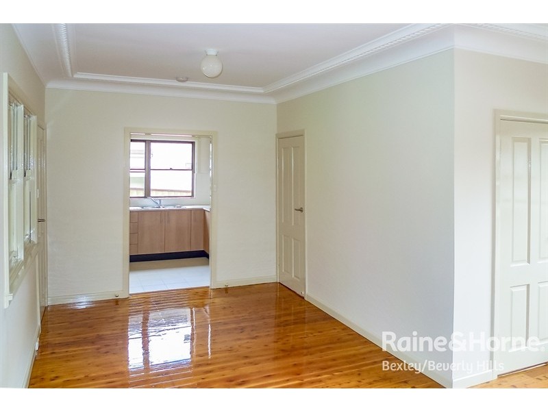 71 Glamis Street, Kingsgrove NSW 2208