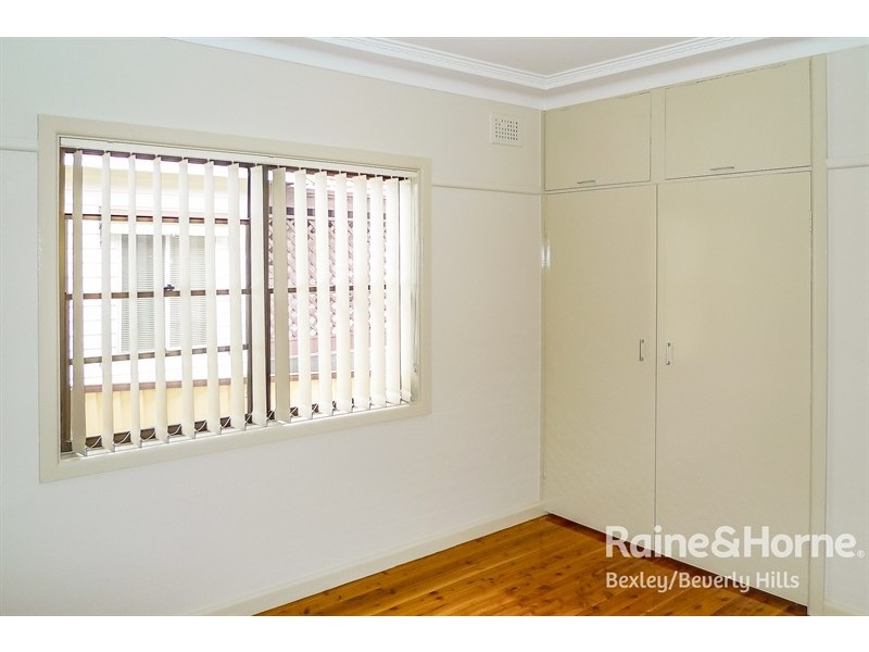 71 Glamis Street, Kingsgrove NSW 2208