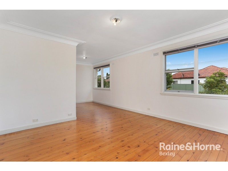 1 FRIPP CRESCENT, Beverly Hills NSW 2209