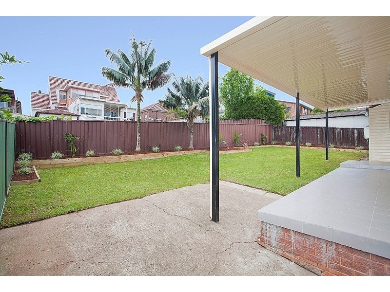 7 Manins Avenue, Kingsgrove NSW 2208