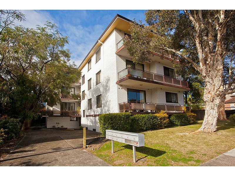 3/64-66 Hampton Court Road, Carlton NSW 2218