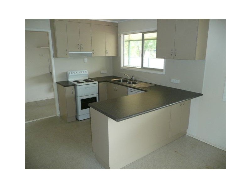 32 BEARDMORE CRESCENT, Dysart QLD 4745