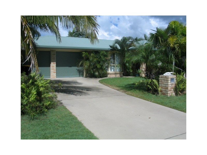 27 SPINNAKER WAY, Bucasia QLD 4750