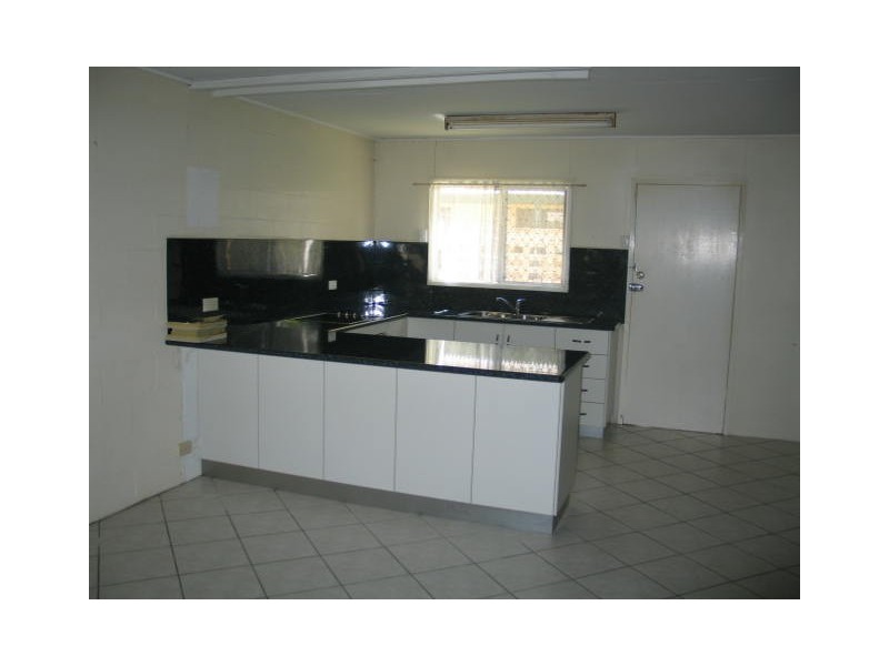 2/38 HAMILTON STREET, North Mackay QLD 4740