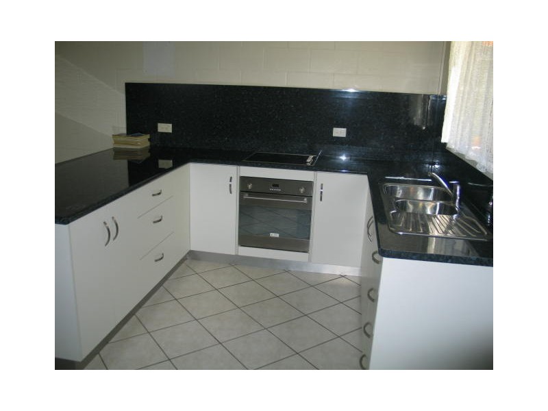 2/38 HAMILTON STREET, North Mackay QLD 4740