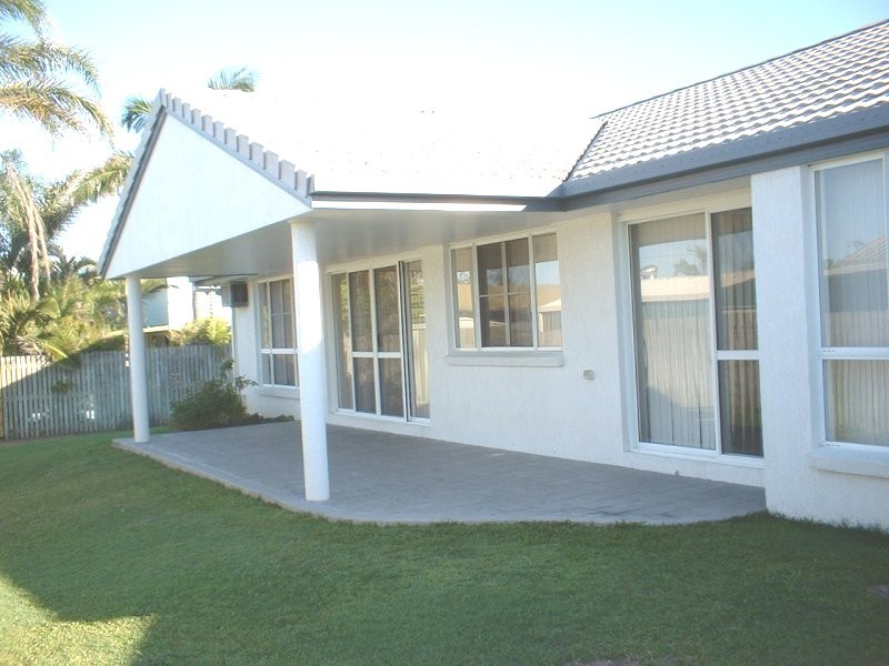 13 SOUTH PACIFIC DRIVE, Slade Point QLD 4740