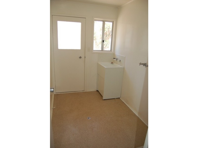 8 CALVERT COURT, Dysart QLD 4745