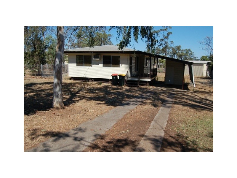 8 CALVERT COURT, Dysart QLD 4745