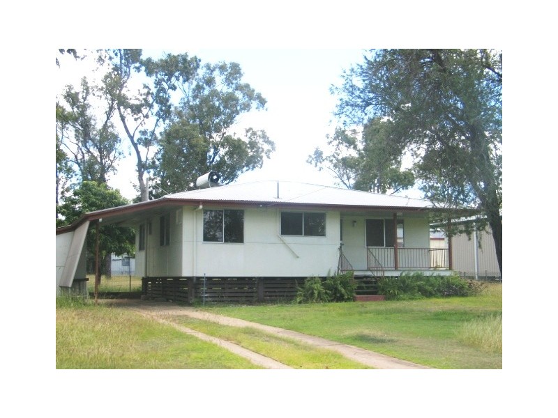 4  PURVIS COURT, Dysart QLD 4745