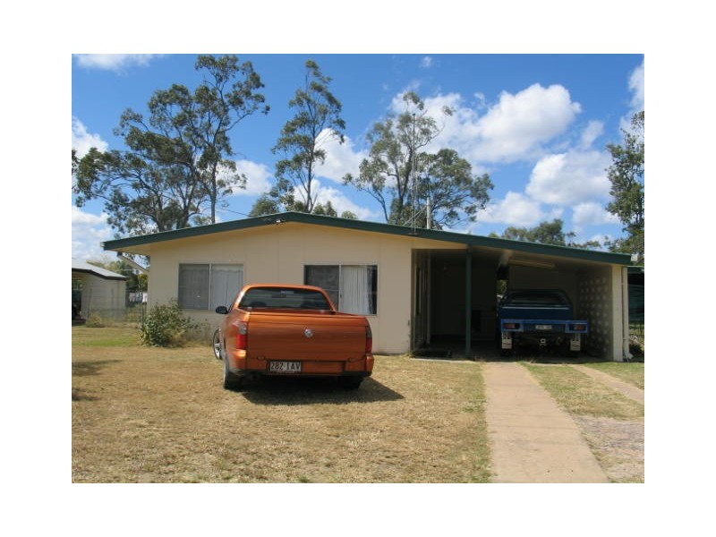 15 ARMSTRONG CRESCENT, Dysart QLD 4745