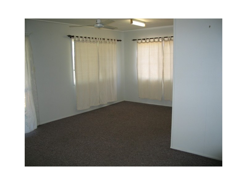 15 ARMSTRONG CRESCENT, Dysart QLD 4745