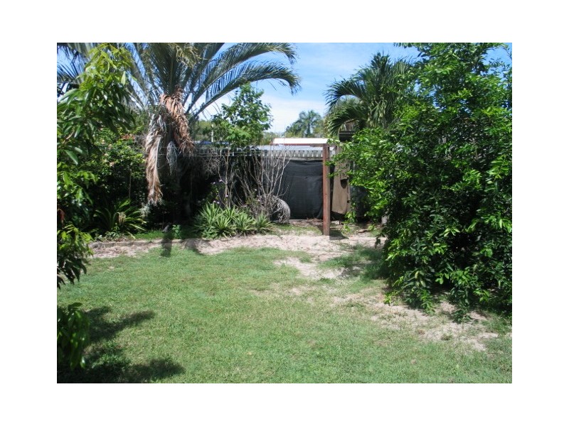 8 PINE STREET, Andergrove QLD 4740