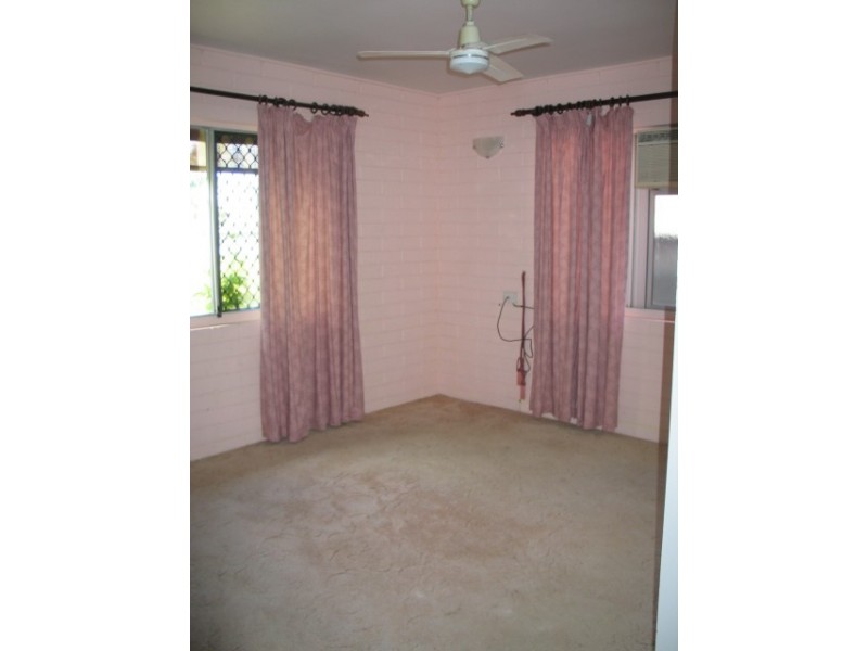 8 PINE STREET, Andergrove QLD 4740