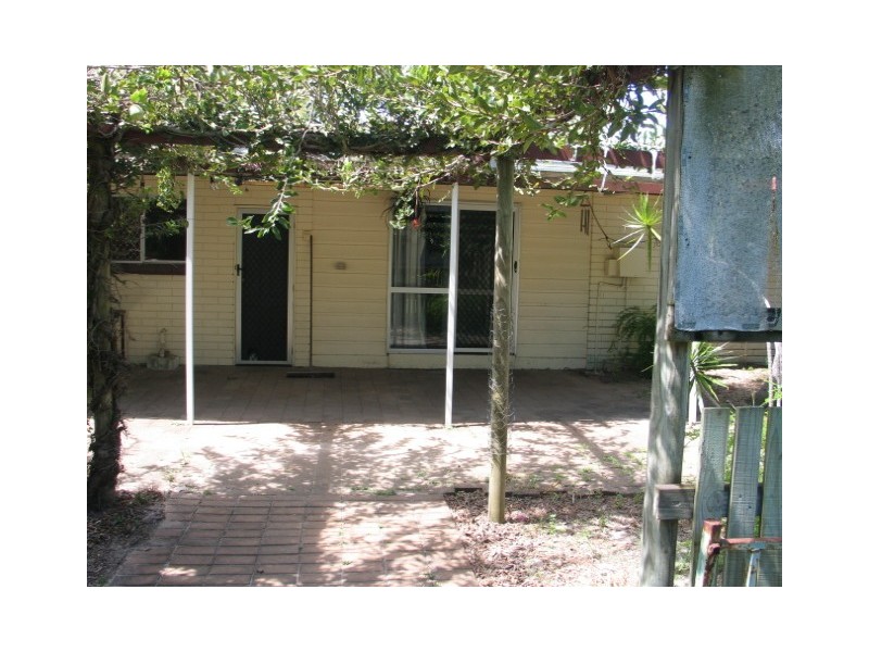 8 PINE STREET, Andergrove QLD 4740