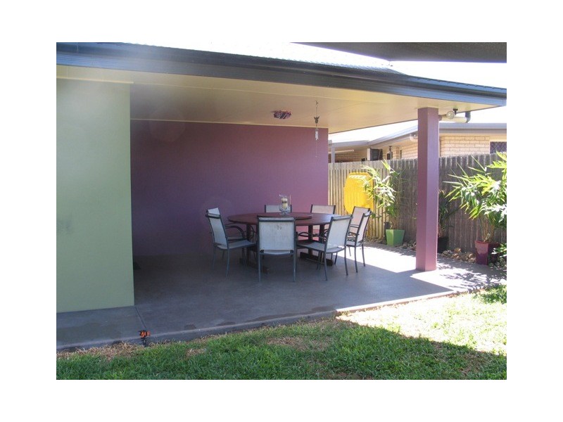 5 Sunseeker Court, Blacks Beach QLD 4740