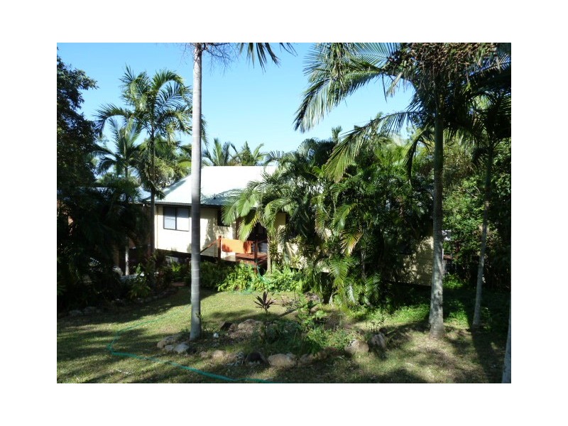 32 AMSTEAD, Eimeo QLD 4740