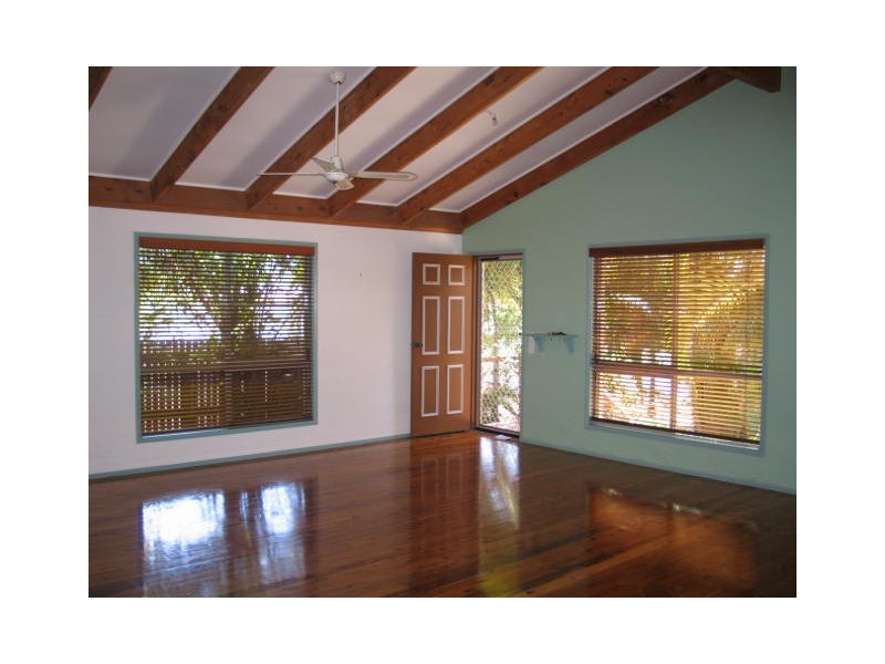 4 MICHELLE CRESCENT, Bucasia QLD 4750