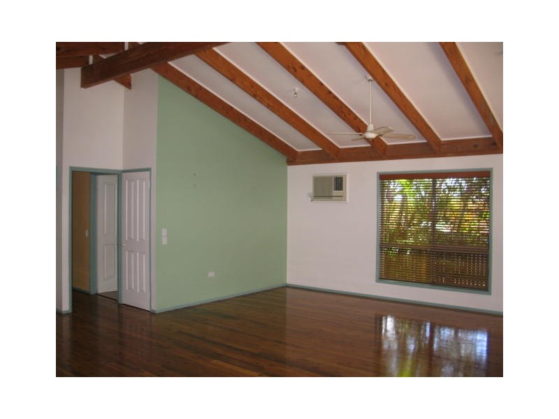 4 MICHELLE CRESCENT, Bucasia QLD 4750