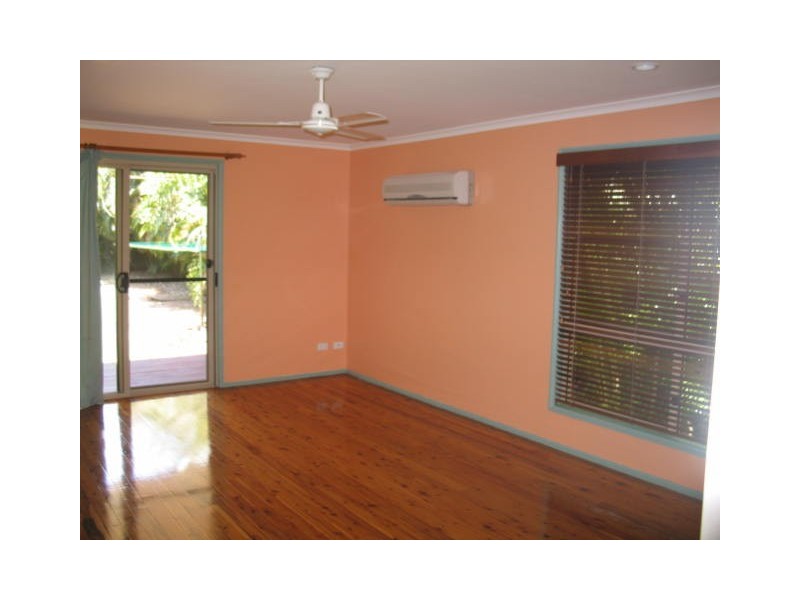 4 MICHELLE CRESCENT, Bucasia QLD 4750