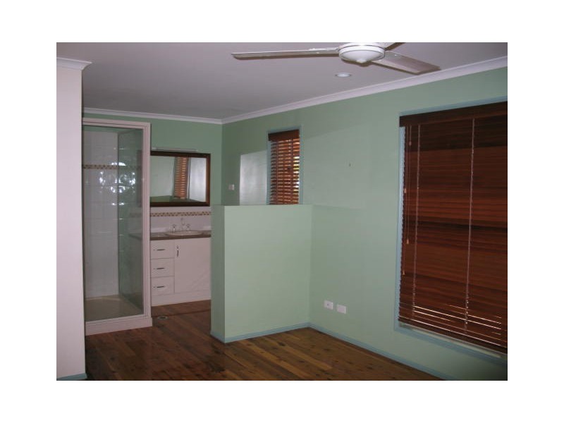4 MICHELLE CRESCENT, Bucasia QLD 4750