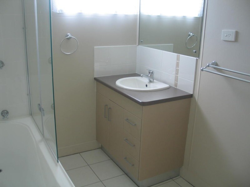 11 Creek Street, North Mackay QLD 4740