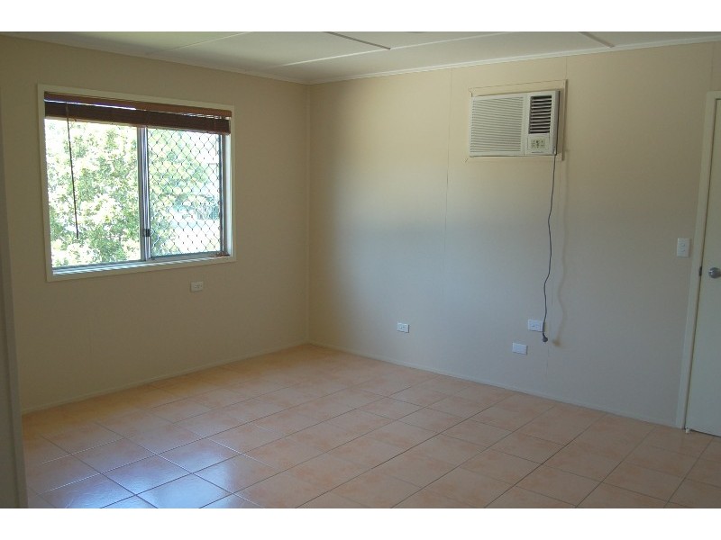 5 MIDDLE CRESCENT, Dysart QLD 4745