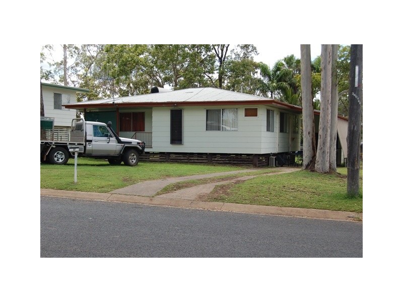 37 HANNAH CRESCENT, Dysart QLD 4745