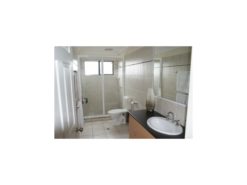 1/2 Whistler Way, Glenella QLD 4740