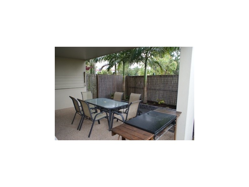 1/2 Whistler Way, Glenella QLD 4740