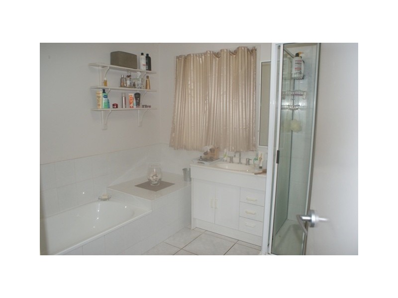 2/27 Romeo Street, Mackay QLD 4740