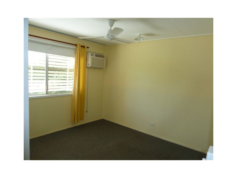 1 HUGHES STREET, Dysart QLD 4745