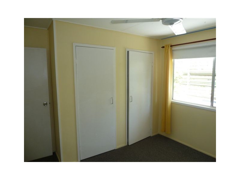 1 HUGHES STREET, Dysart QLD 4745